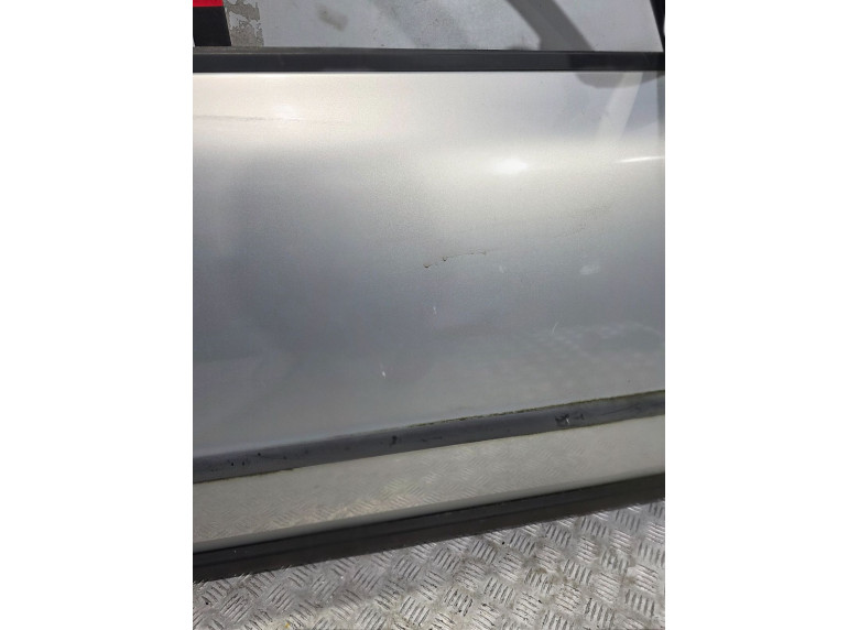 Дверь передняя правая к Volkswagen Passat, 1998г.