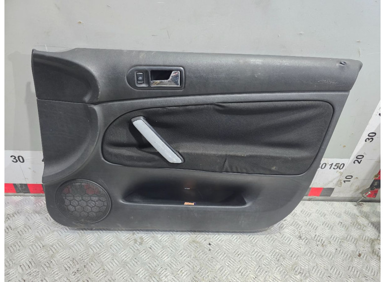 Обшивка двери передней правой (дверная карта) к Volkswagen Passat, 1998г.