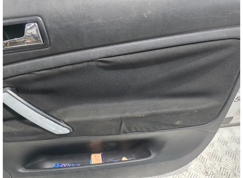 Обшивка двери передней правой (дверная карта) к Volkswagen Passat, 1998г.