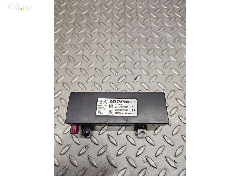 Усилитель антенны к Peugeot 5008 2010 г.