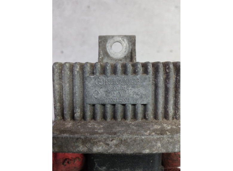 Реле накала свечей к Renault Trafic, 2003г.