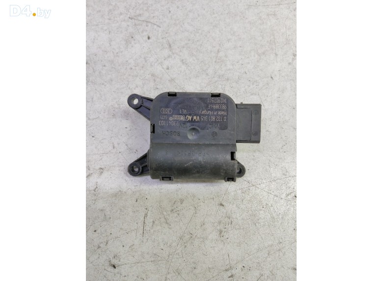 Моторчик заслонки печки к Volkswagen Golf 2006 г.