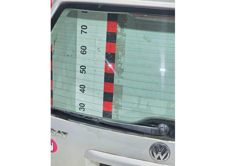 Щеткодержатель задний к Volkswagen Passat, 1999г.