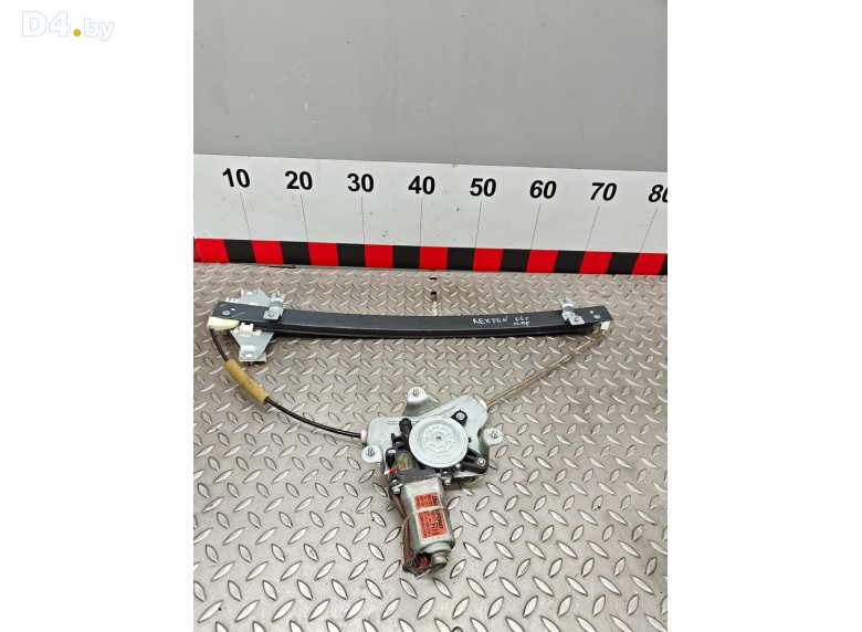 Стеклоподъемник электрический передний правый к SsangYong Rexton 2006 г.