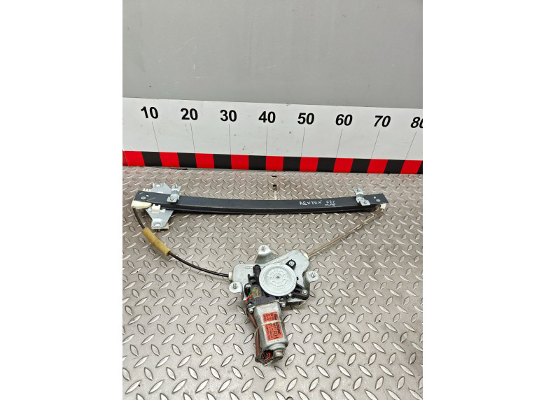 Стеклоподъемник электрический передний правый к SsangYong Rexton, 2006г.