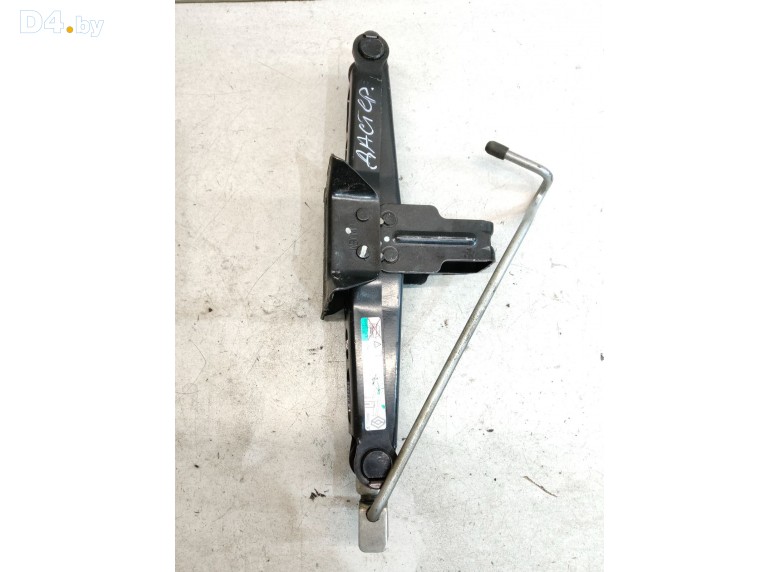 Домкрат к Renault Duster 2015 г.