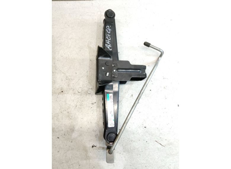 Домкрат к Renault Duster, 2015г.