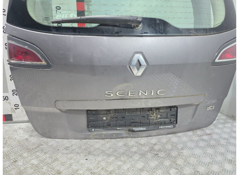 Накладка подсветки номера к Renault Scenic, 2013г.
