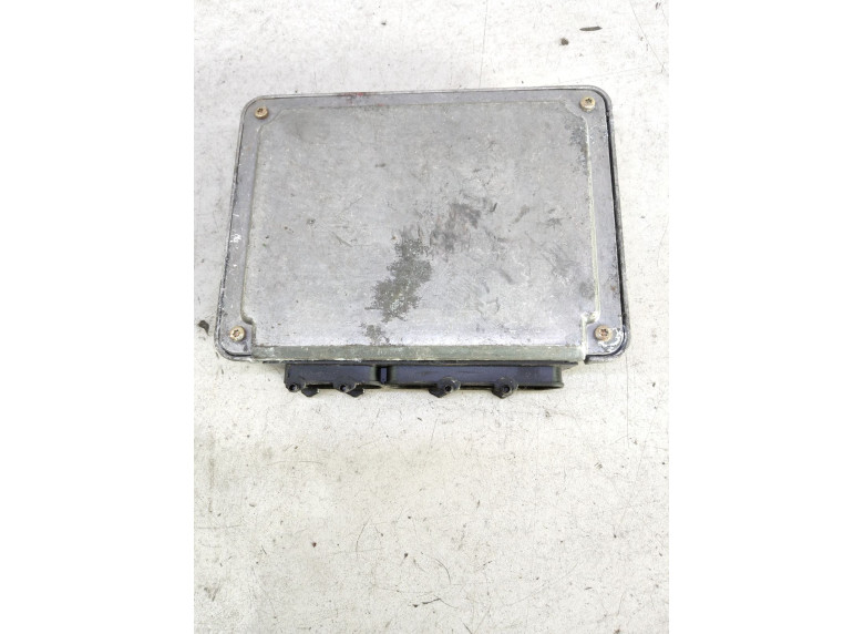 Блок управления двигателем к Volkswagen Passat, 2000г.