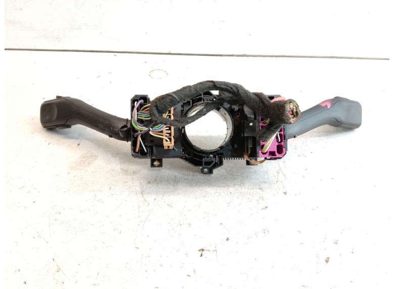 Переключатель подрулевой (стрекоза) к Audi A6, 2001г.