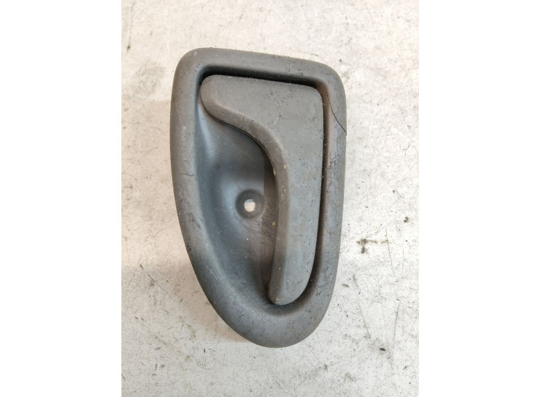 Ручка внутренняя передняя правая к Renault Scenic, 2001г.