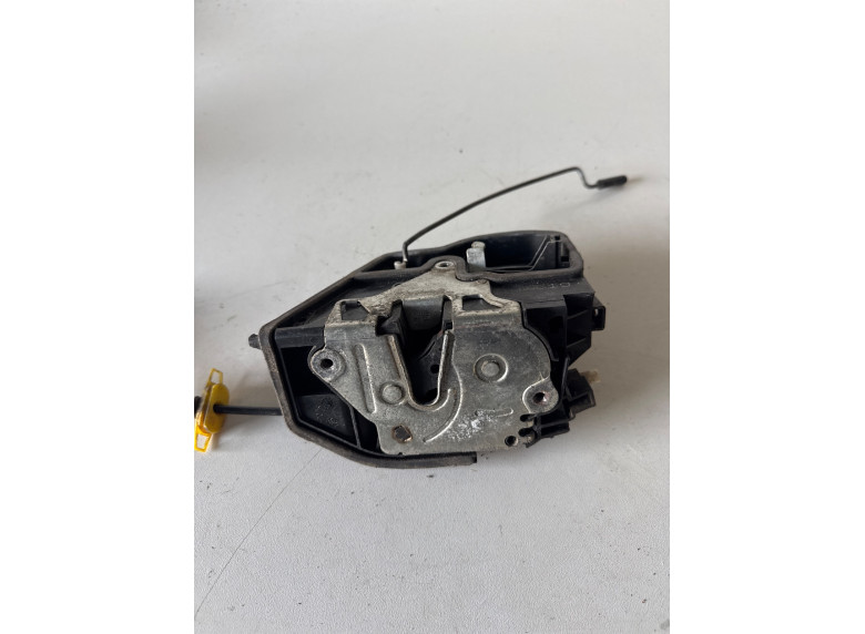 Замок двери передней левой к BMW 5 E60/E61, 2004г.