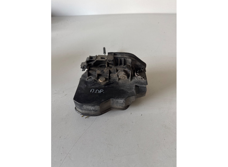 Замок двери передней правой к BMW 5 E60/E61, 2004г.