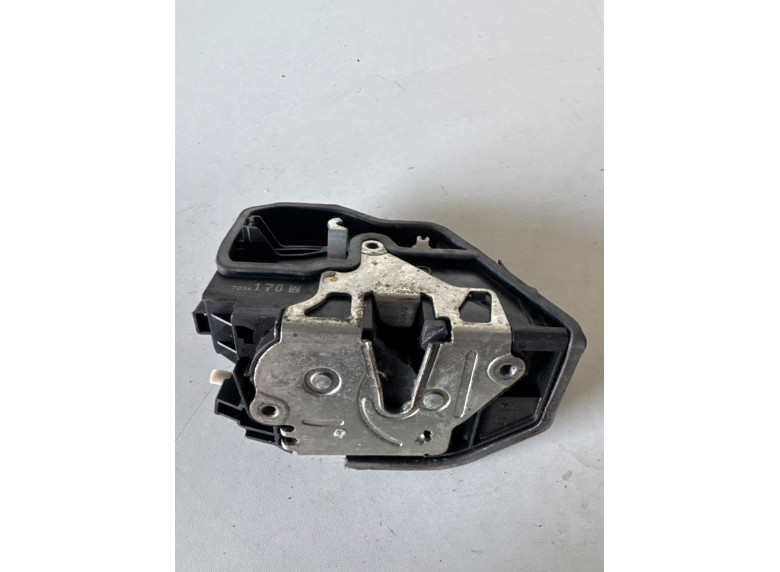 Замок двери передней правой к BMW 5 E60/E61, 2004г.