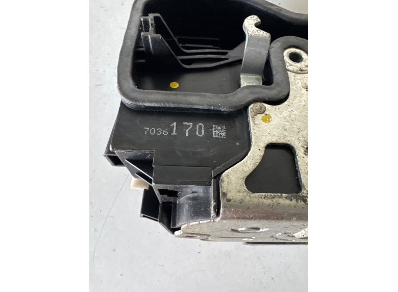 Замок двери передней правой к BMW 5 E60/E61, 2004г.