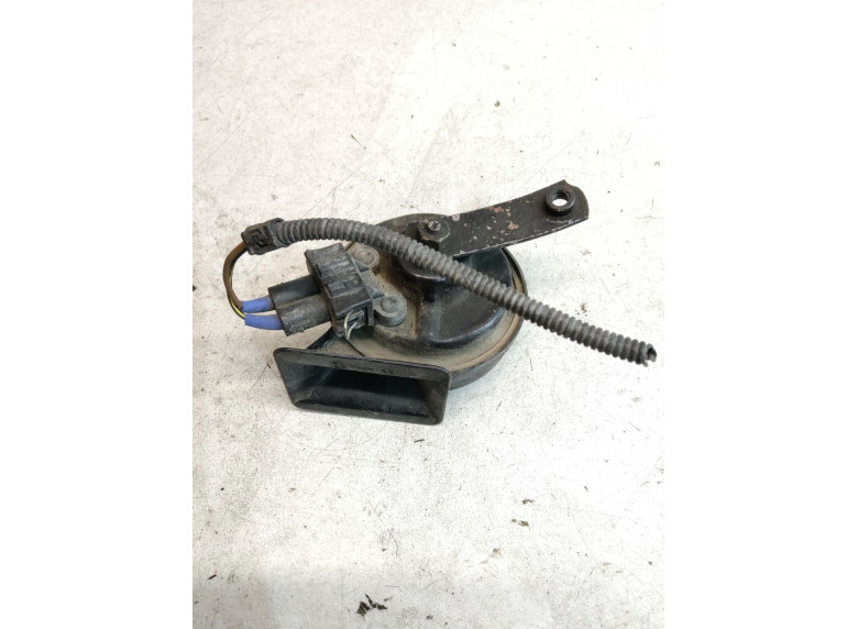 Сигнал (клаксон) к Audi A4, 1998г.