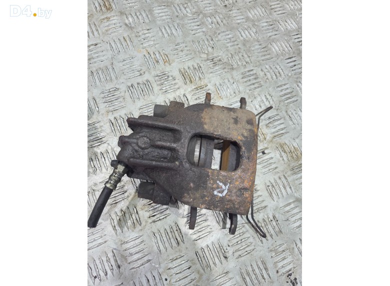 Суппорт передний правый к Ford Focus 2003 г.