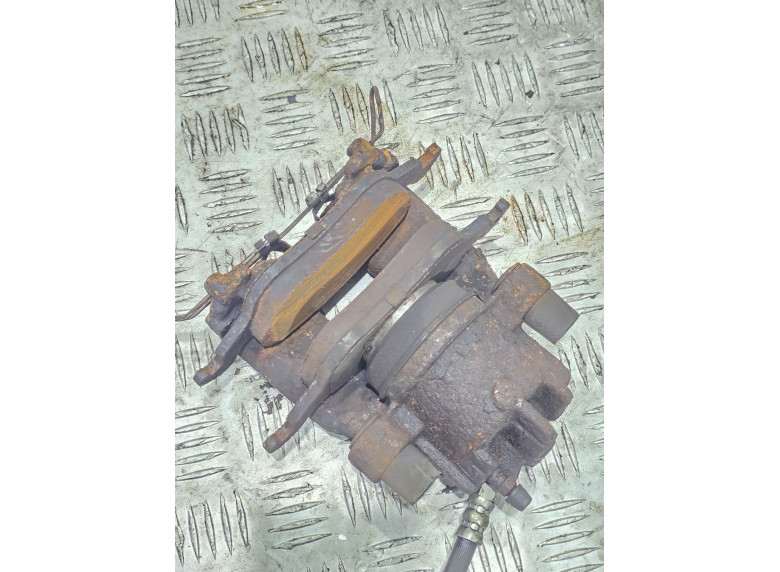Суппорт передний правый к Ford Focus, 2003г.