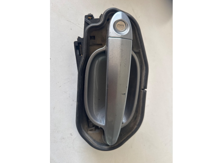 Ручка наружная передняя левая к BMW 5 E60/E61, 2004г.