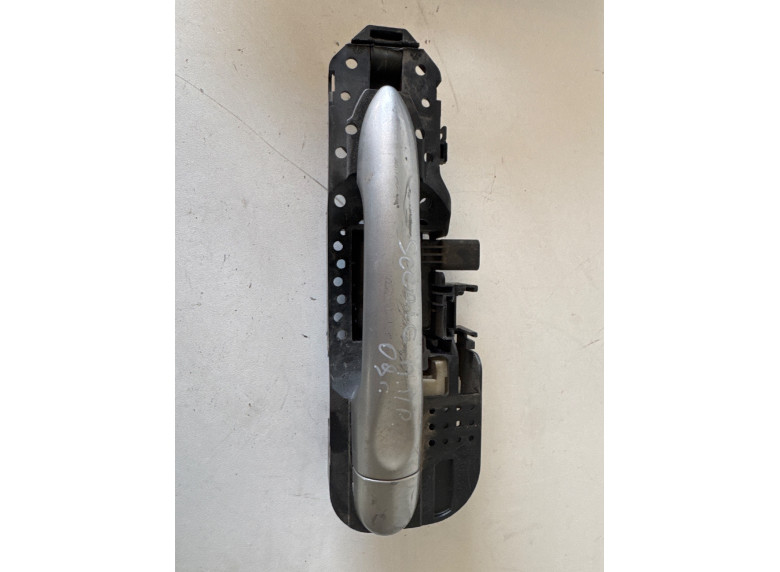 Ручка наружная передняя правая к Renault Scenic, 2009г.
