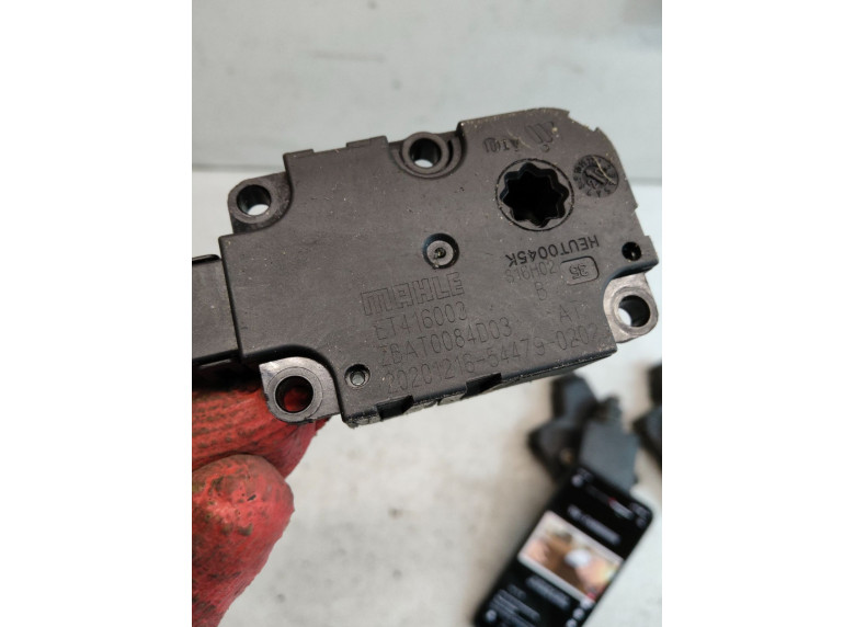 Моторчик заслонки печки к Audi A4, 2020г.