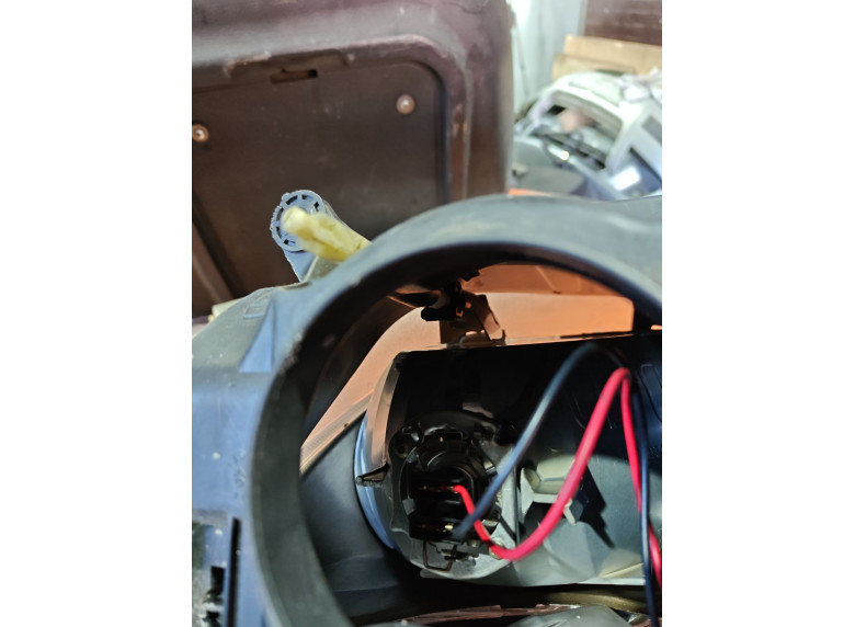 Фара правая к Citroen C5, 2005г.