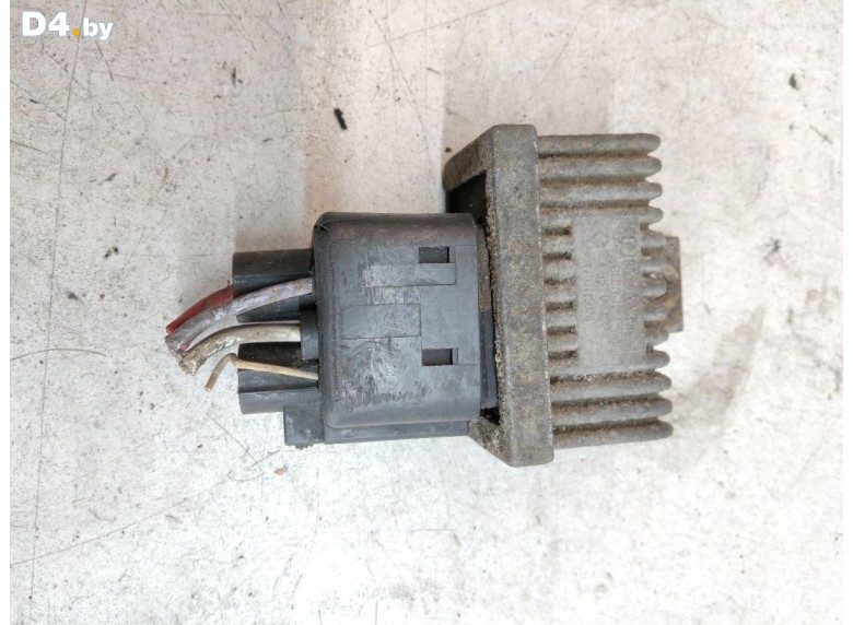 Реле накала свечей к Renault Trafic 2005 г.