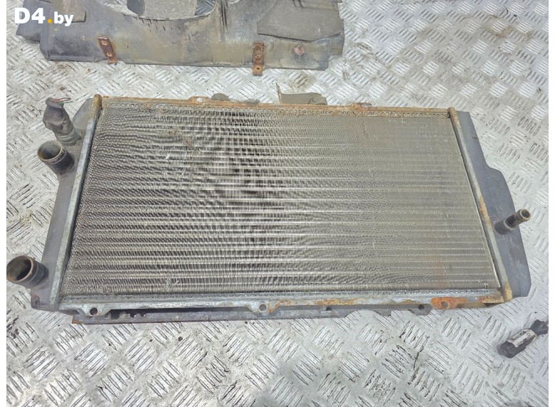 Радиатор (основной) к Audi 100 1988 г.