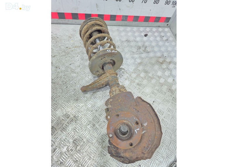 Кулак поворотный левый к Audi 100 1988 г.