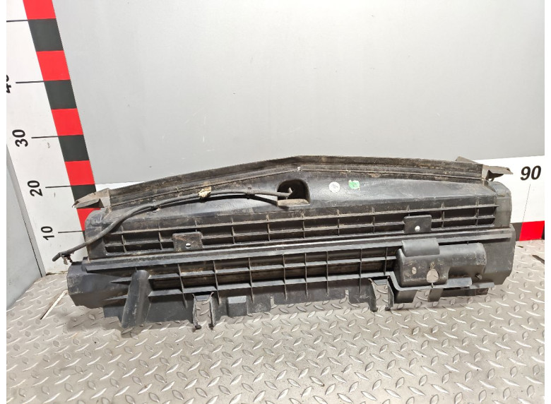Дефлектор радиатора к Mercedes C W204, 2012г.