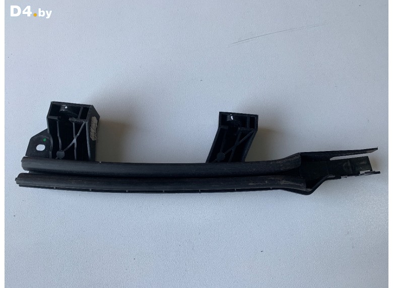 Направляющая стекла к Peugeot 308 2022 г.