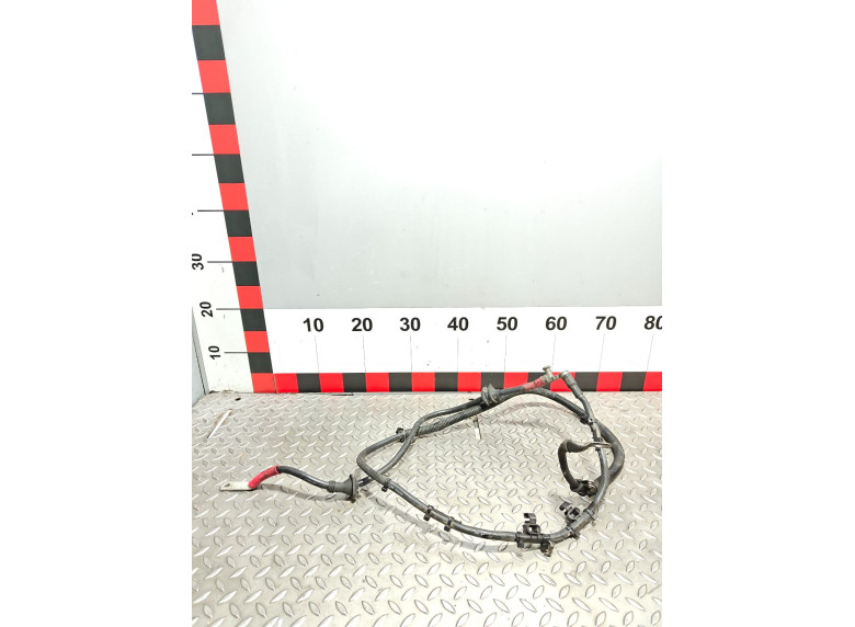 Плюсовой провод аккумулятора к Audi A6, 2006г.