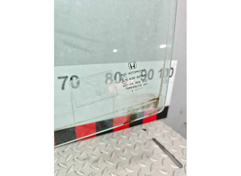 Стекло двери передней левой к Honda Civic, 2011г.