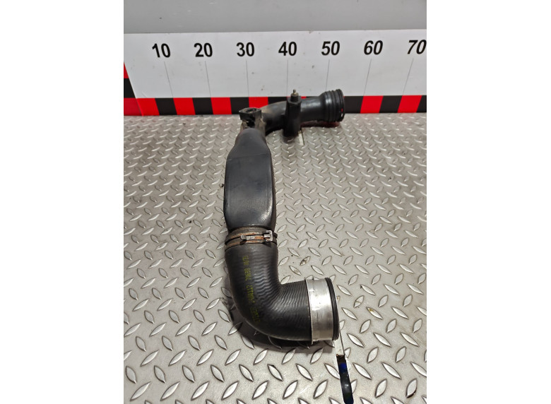 Патрубок интеркулера к Audi A4, 2006г.