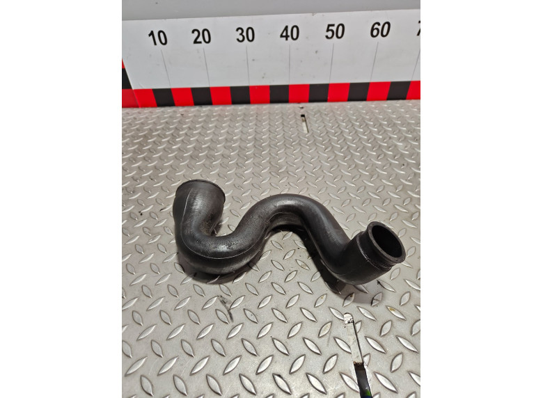 Патрубок интеркулера к Audi A4, 2006г.