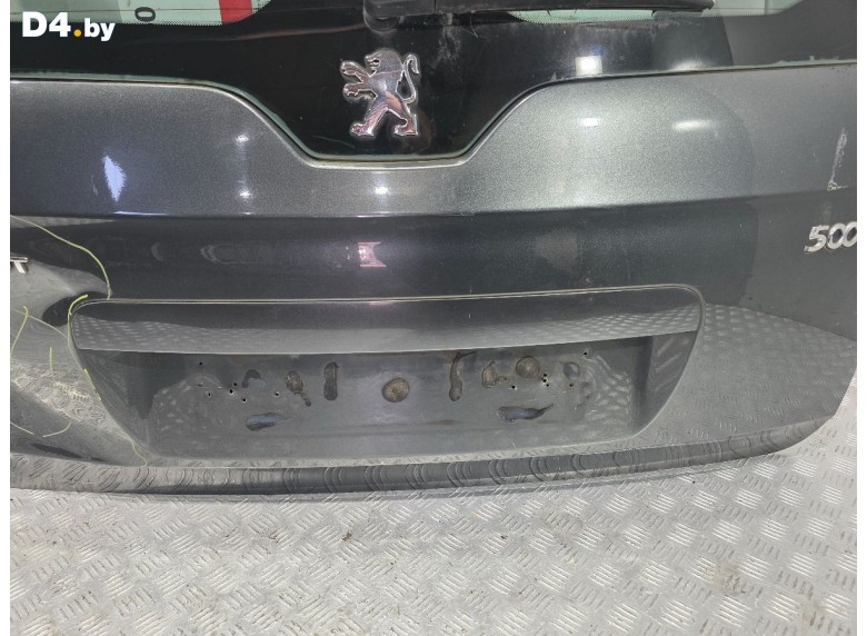 Накладка подсветки номера к Peugeot 5008 2011 г.