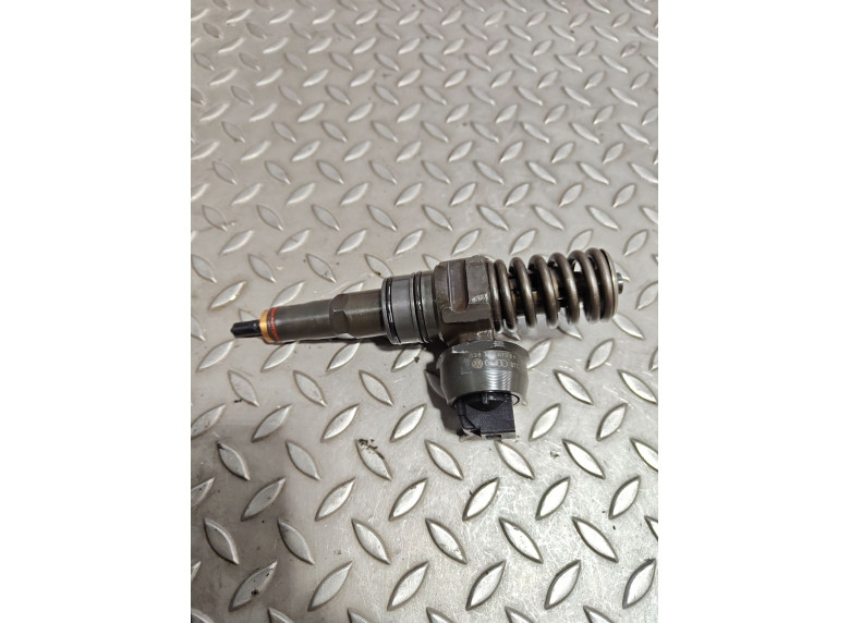 Форсунка к Audi A4, 2006г.