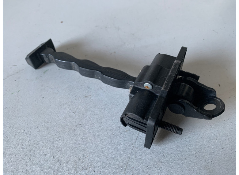 Ограничитель открывания двери задней к Peugeot 308, 2022г.