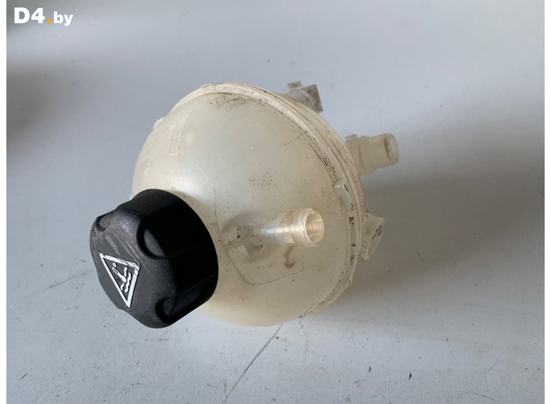 Бачок расширительный к Peugeot 308 2022 г.