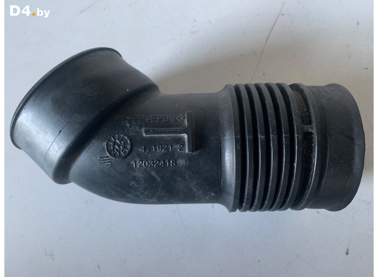 Патрубок впускного коллектора к Peugeot 308 2022 г.