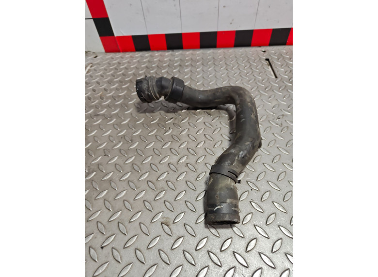 Патрубок радиатора к Audi A4, 2005г.