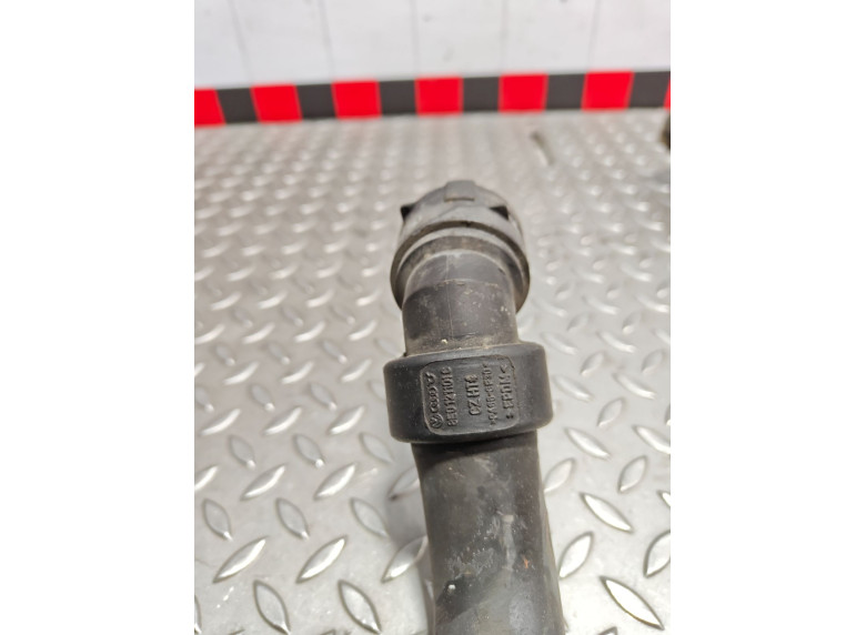 Патрубок радиатора к Audi A4, 2005г.