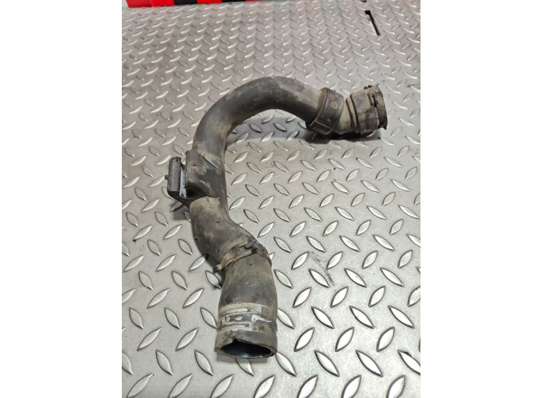 Патрубок радиатора к Audi A4, 2005г.