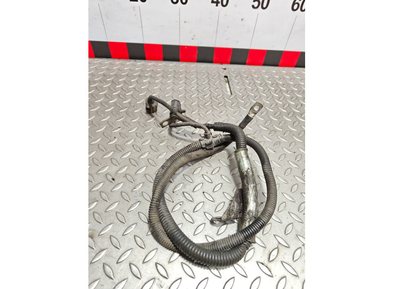 Плюсовой провод аккумулятора к Audi A4, 2005г.