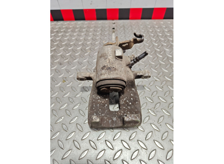 Суппорт задний правый к Volkswagen Touran, 2006г.