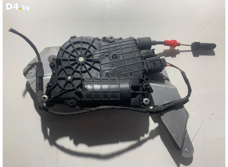 Доводчик двери к BMW 5E60/E61 2008 г.