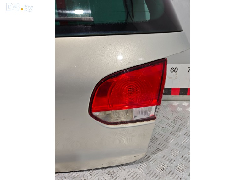 Фонарь крышки багажника правый к Volkswagen Golf 2011 г.