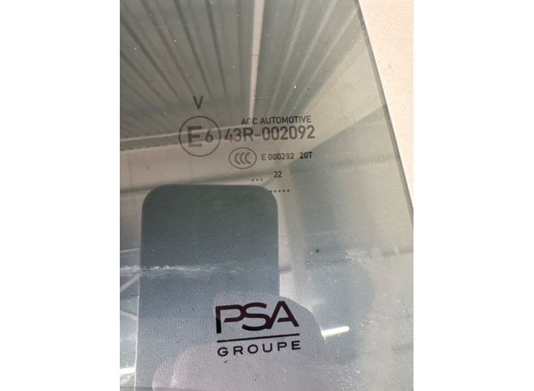 Стекло двери задней правой к Peugeot 308, 2022г.