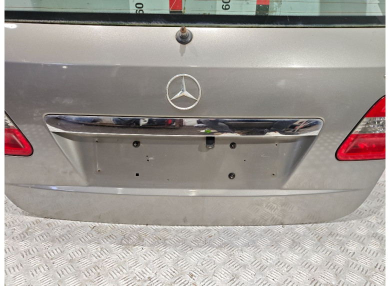 Накладка подсветки номера к Mercedes B W245, 2005г.
