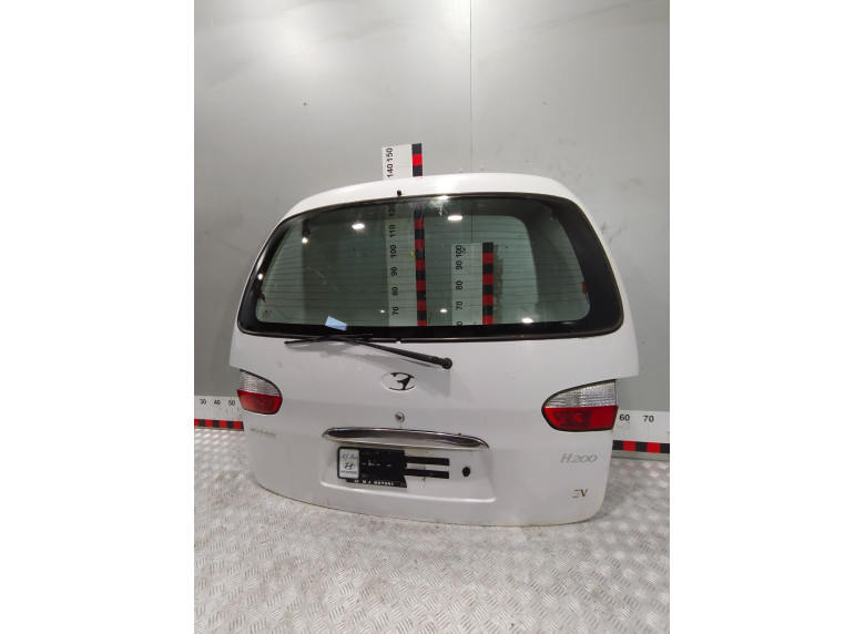 Фонарь крышки багажника правый к Hyundai H200, 2002г.